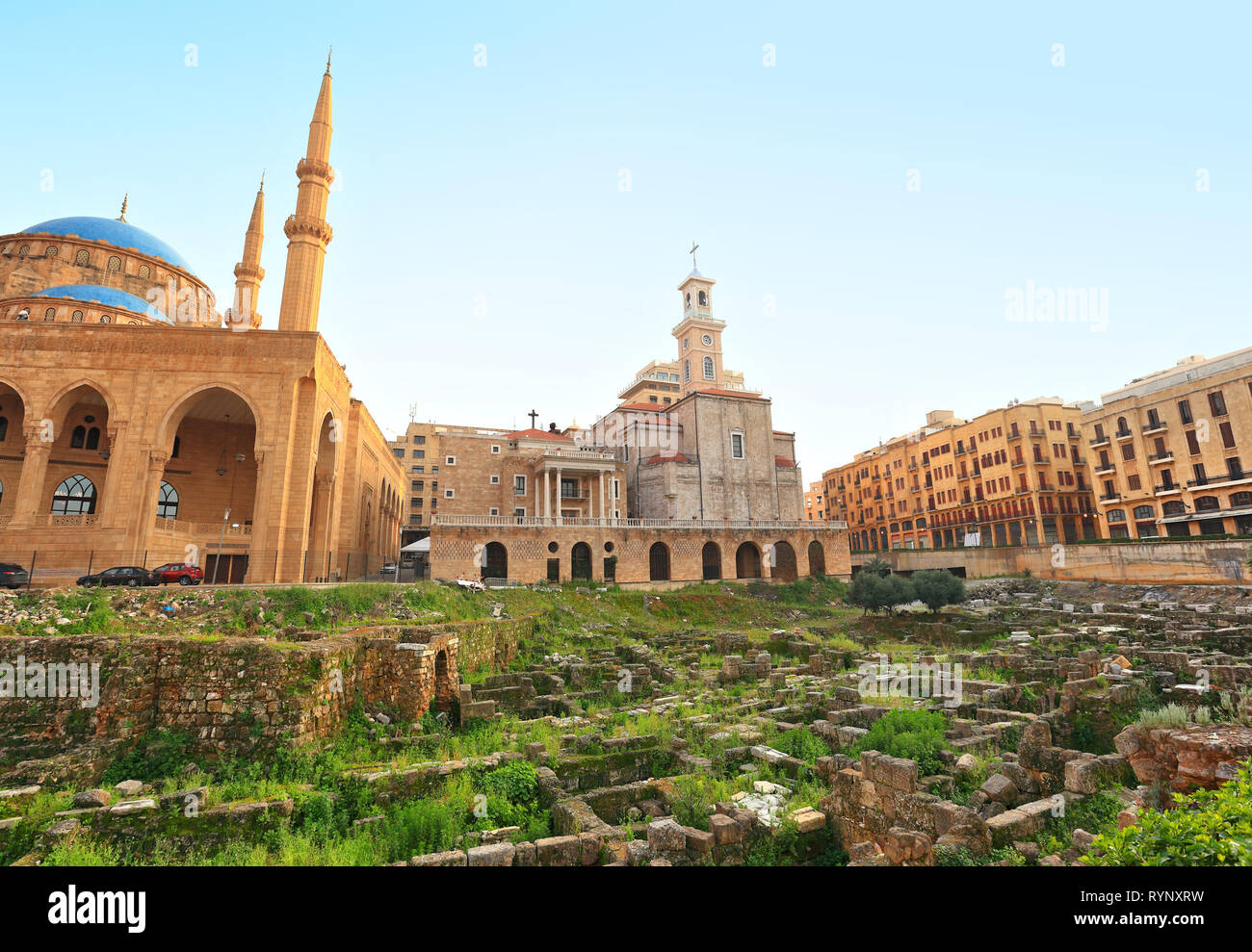 Downtown Beirut Skyline, Moschee, Kirche und Römische Ruinen Stockfoto