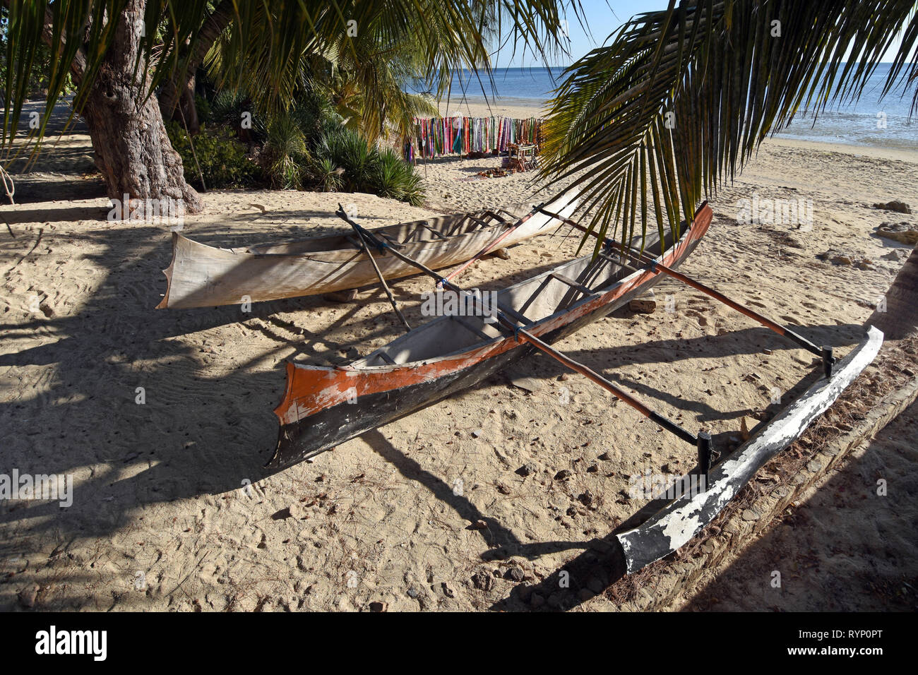 Outrigger Kanus am Strand am Ifaty Madagaskar Stockfoto