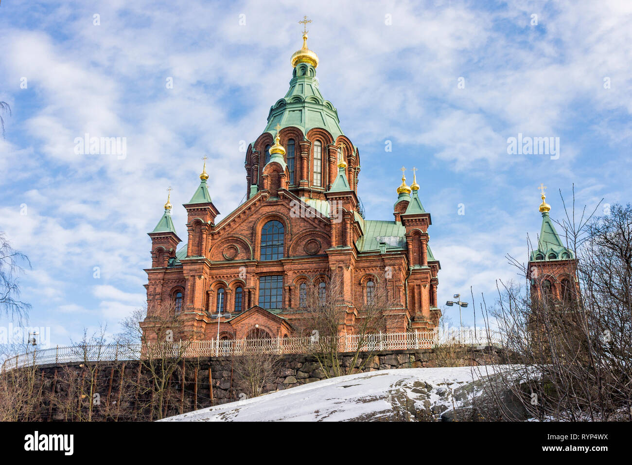 Helsinki, Finnland. Uspenski-kathedrale (Uspenskin katedraali), einem Östlichen Orthodoxen Kathedrale, die 1352 von der Jungfrau Maria gewidmet Stockfoto