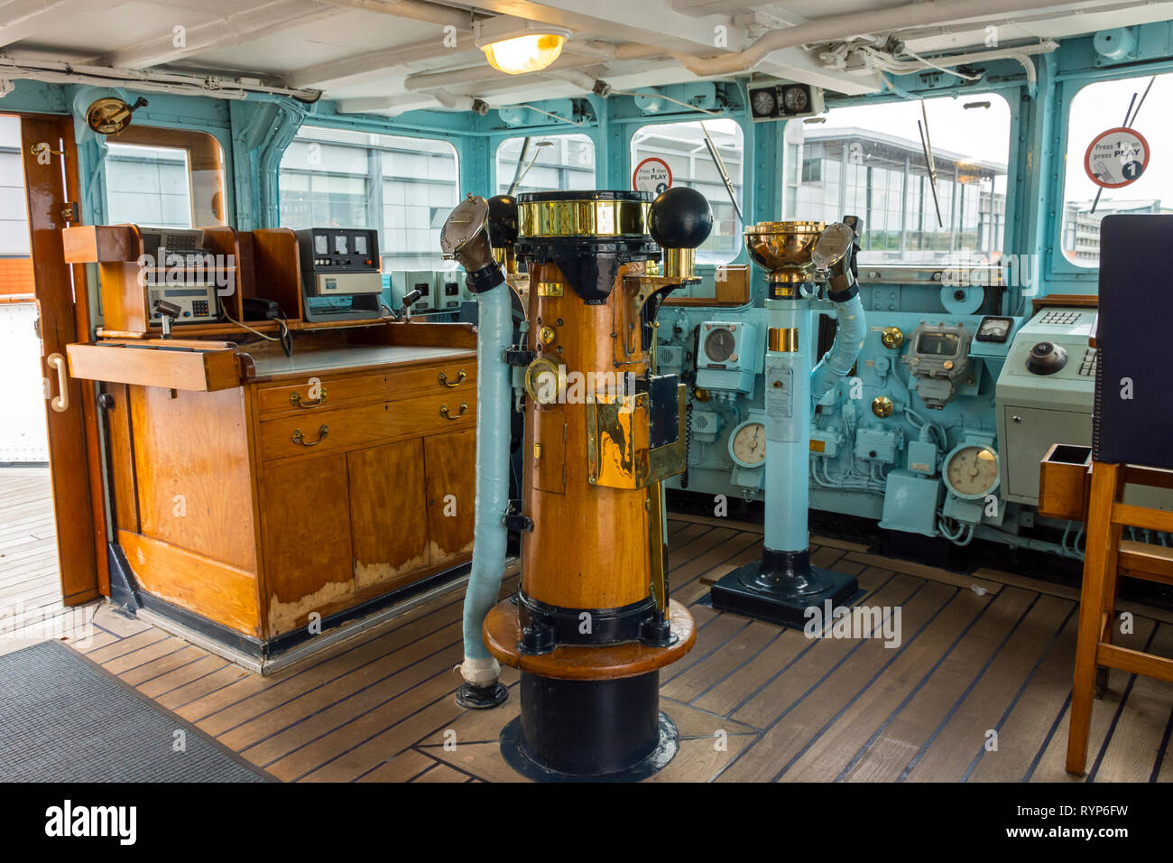 Auf der Brücke der Royal Yacht Britannia, Hafen von Leith, Edinburgh, Schottland, Großbritannien Stockfoto