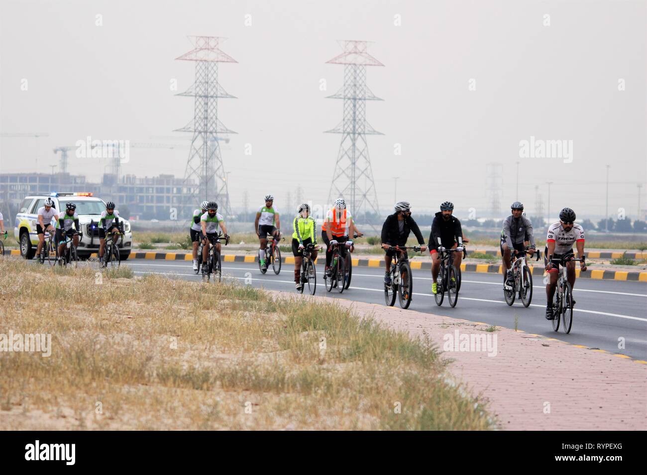 Kuwait City. 14 Mär, 2019. Die Teilnahme an einem Radfahrer radfahren Veranstaltung in Kuwait City, der Hauptstadt von Kuwait, am 14. März 2019. Kuwait hat am Donnerstag eine Veranstaltung in Kuwait City. Quelle: Xinhua/Alamy leben Nachrichten Stockfoto