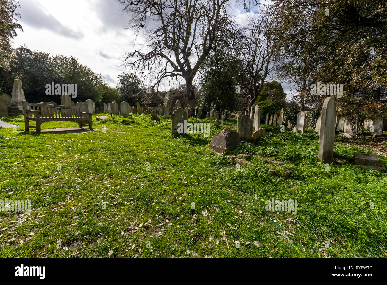 Brompton Friedhof. Im Jahre 1840 als kommerzielle Friedhof eröffnet wurde, gibt es nur sehr wenige Arme hier begraben. London. Großbritannien Stockfoto