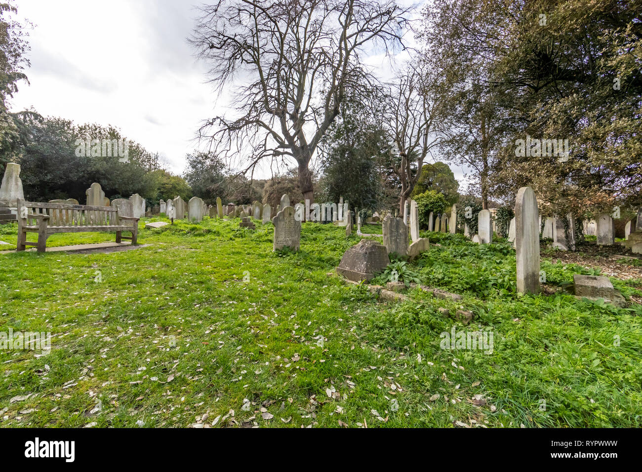 Brompton Friedhof. Im Jahre 1840 als kommerzielle Friedhof eröffnet wurde, gibt es nur sehr wenige Arme hier begraben. London. Großbritannien Stockfoto