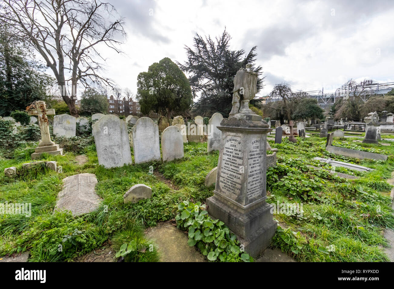 Brompton Friedhof. Im Jahre 1840 als kommerzielle Friedhof eröffnet wurde, gibt es nur sehr wenige Arme hier begraben. London. Großbritannien Stockfoto