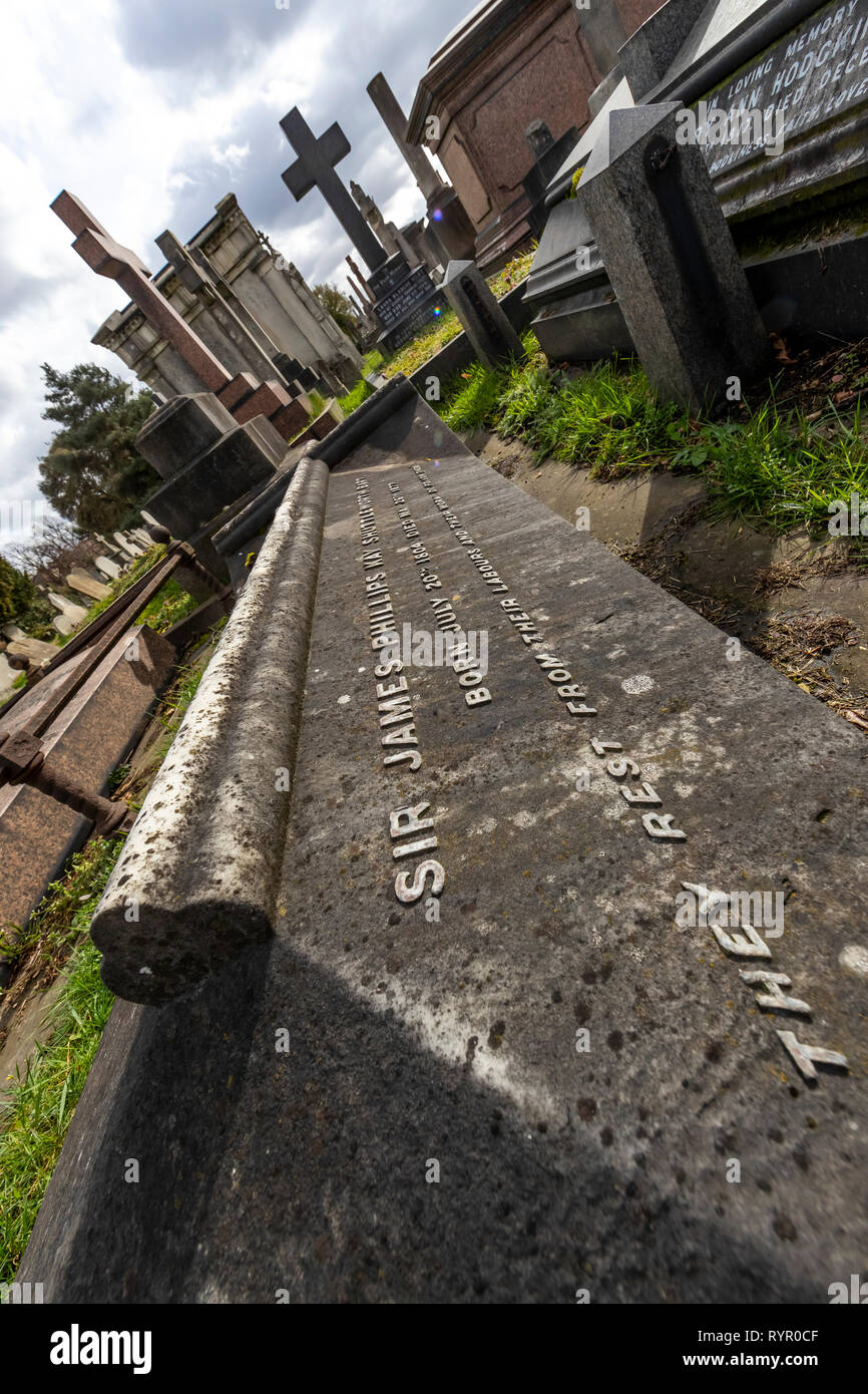 Brompton Friedhof. Im Jahre 1840 als kommerzielle Friedhof eröffnet wurde, gibt es nur sehr wenige Arme hier begraben. London. Großbritannien Stockfoto