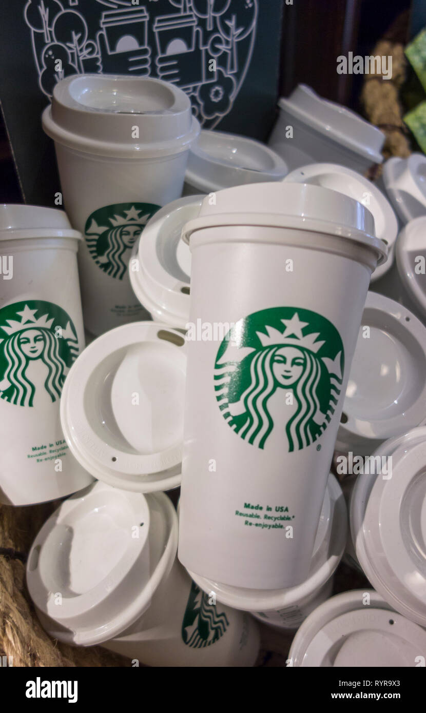 Starbucks wiederverwendbare Reisen Schale zu gehen Kaffeetassen Stockfoto