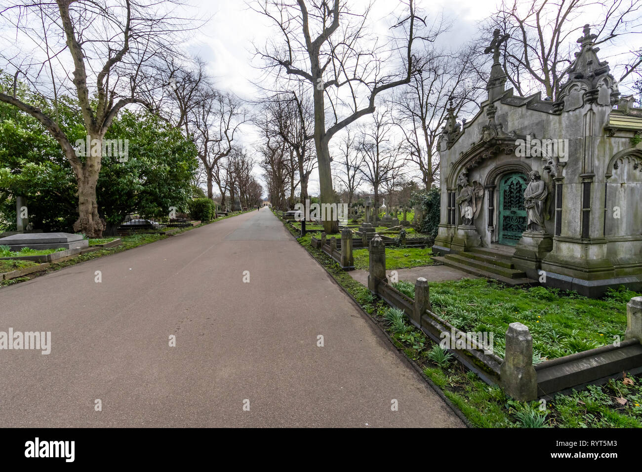 Brompton Friedhof. Im Jahre 1840 als kommerzielle Friedhof eröffnet wurde, gibt es nur sehr wenige Arme hier begraben. London. Großbritannien Stockfoto