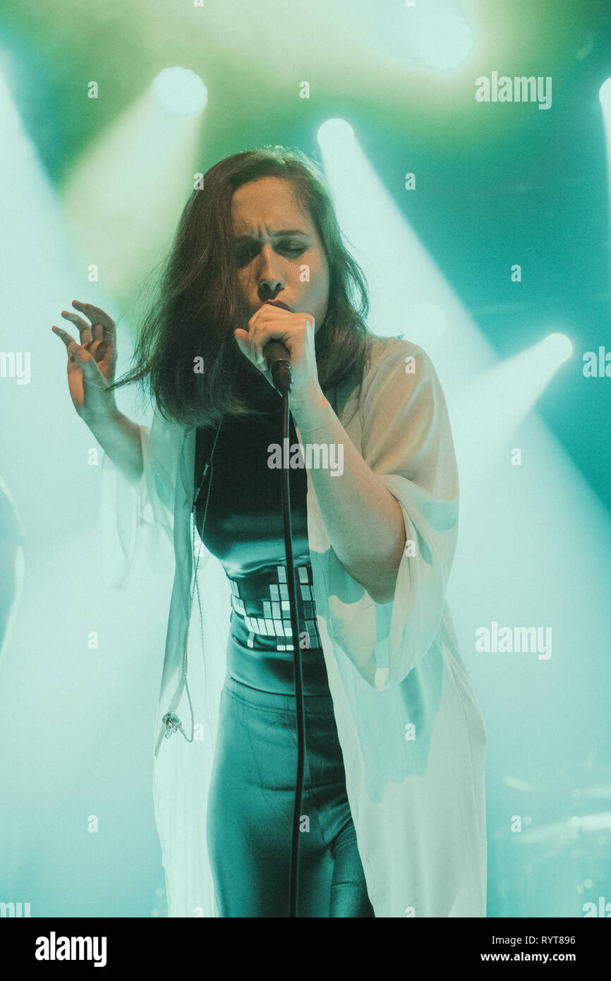 Schweiz, Bern - März 14., 2019. Die deutsch-kanadische Sänger und Songwriter Alice Merton führt ein Live Konzert im Bierhübeli in Bern als Teil ihrer Mint Tour 2019. (Foto: Gonzales Foto - Tilman Jentzsch). Credit: Gonzales Foto/Alamy leben Nachrichten Stockfoto