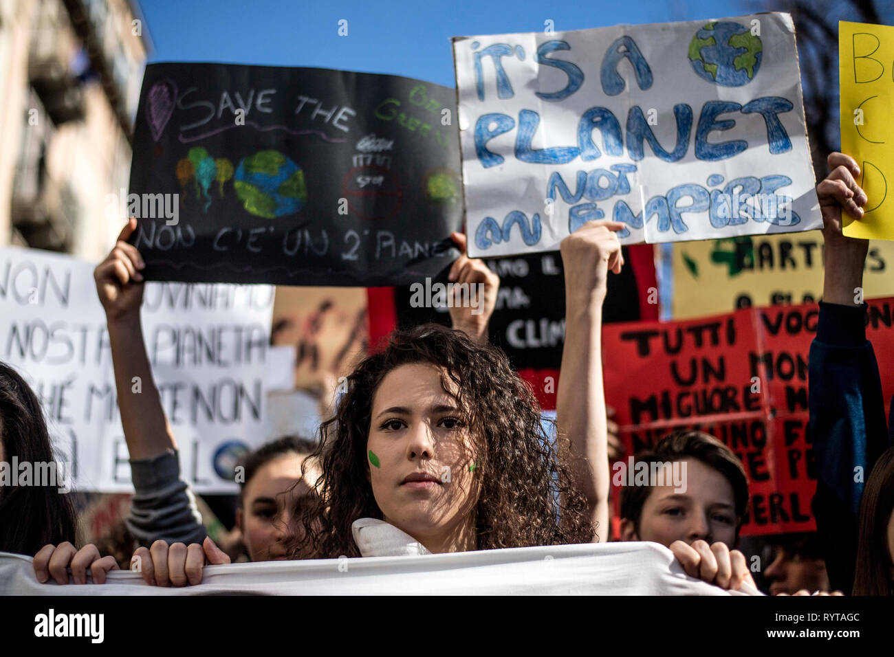 Foto LaPresse/Marco Alpozzi 15 Marzo 2019 Turin (Italia) Cronaca Sciopero Mondiale per il Futuro Chiediamo azioni Beton pro il Clima Nella Foto: un momento del corteo Foto LaPresse/Marco Alpozzi März 15, 2019 Turin (Italien) News Global Strike für Klima In der Pic: ein Moment der Streik Stockfoto