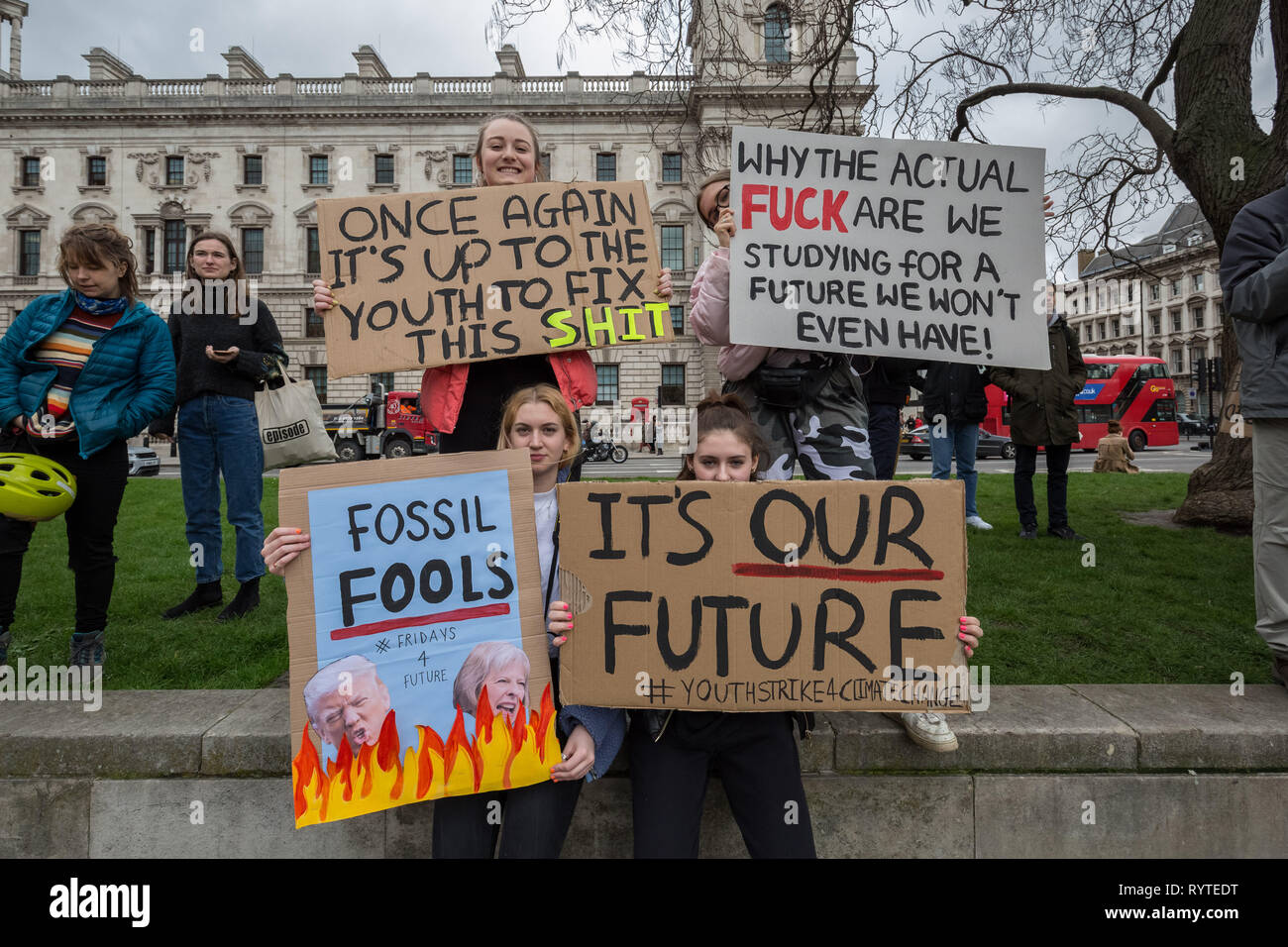 London, Großbritannien. 15. März 2019. Jugend Streik 4 Klima/Freitags für die Zukunft allgemein Klimawandel Protestaktion. Credit: Guy Corbishley/Alamy leben Nachrichten Stockfoto