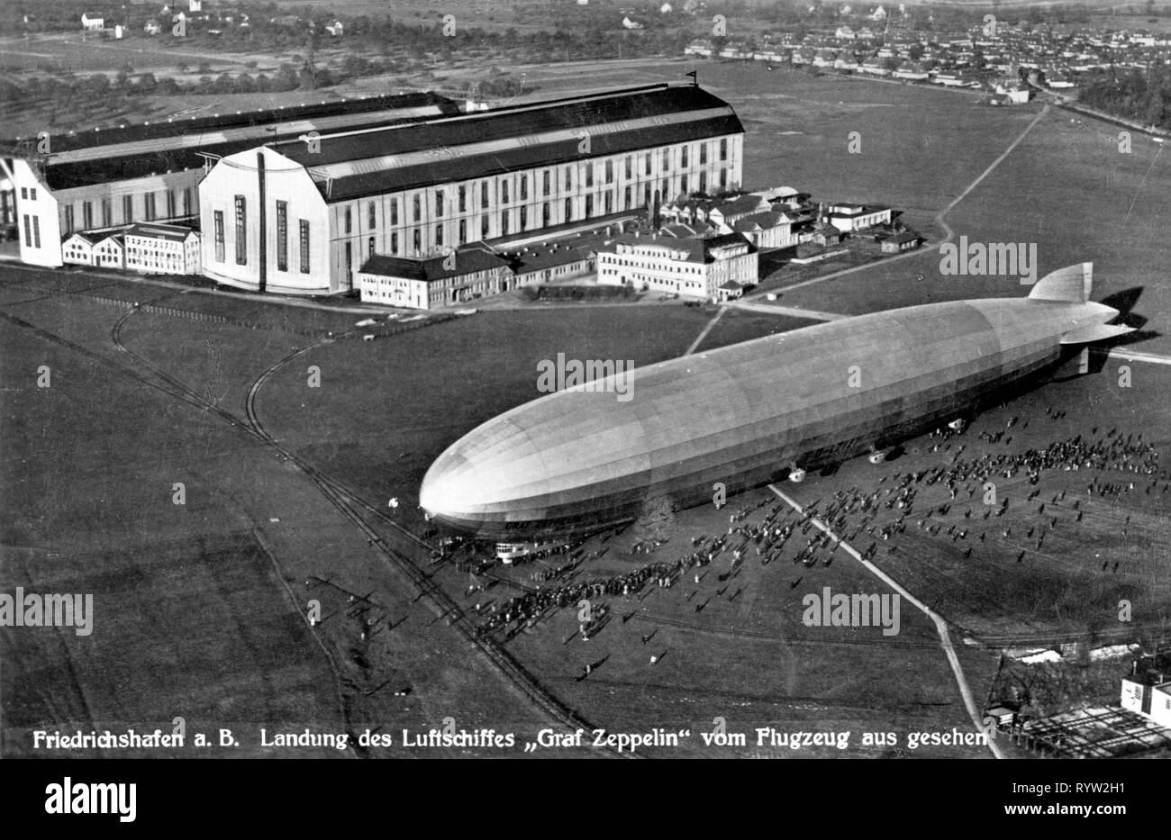 Verkehr/Transport, Luftfahrt, Zeppelin, Zeppelin, LZ 127 "Graf Zeppelin" für die delag, Landung in Friedrichshafen, Postkarte, ca. 1930,- Additional-Rights Clearance-Info - Not-Available Stockfoto