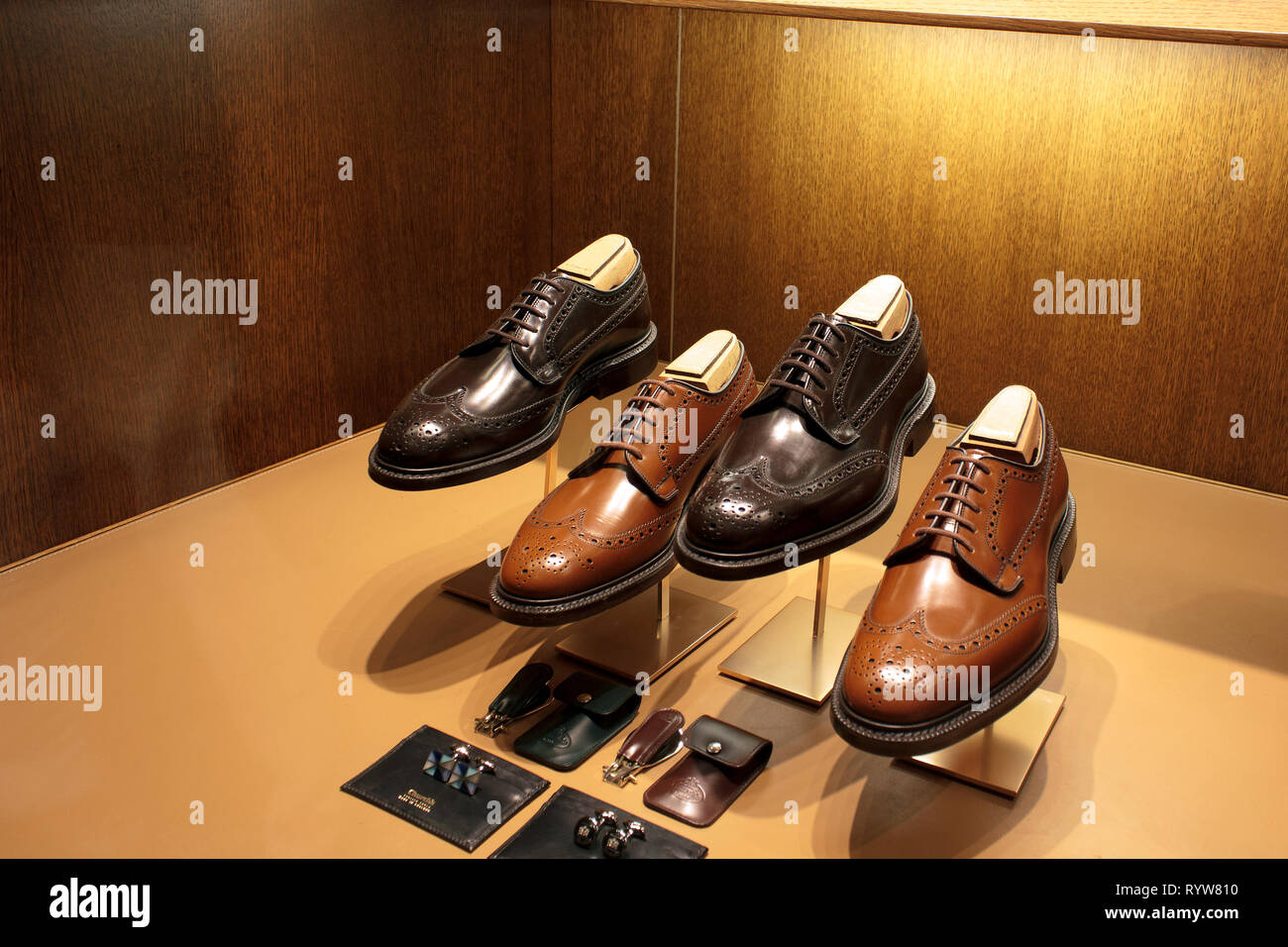 Britische Schuhe auf Anzeige, London, UK Stockfotografie - Alamy