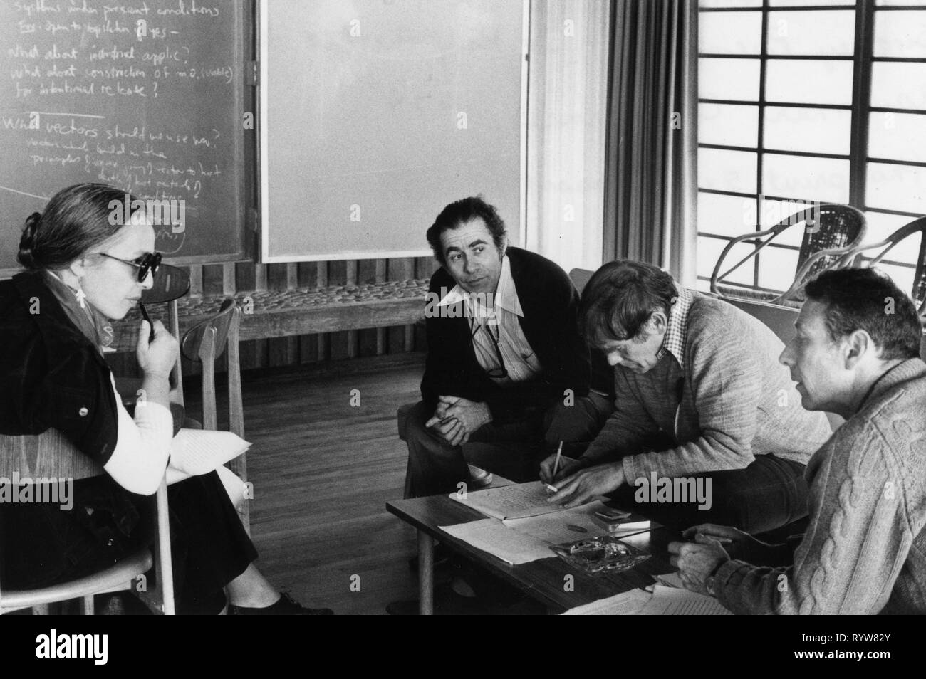 Maxine Singer, Norton Zinder, Sydney Brenner, und Paul Berg am 1975 Asilomar Konferenz. Februar 1975. Stockfoto