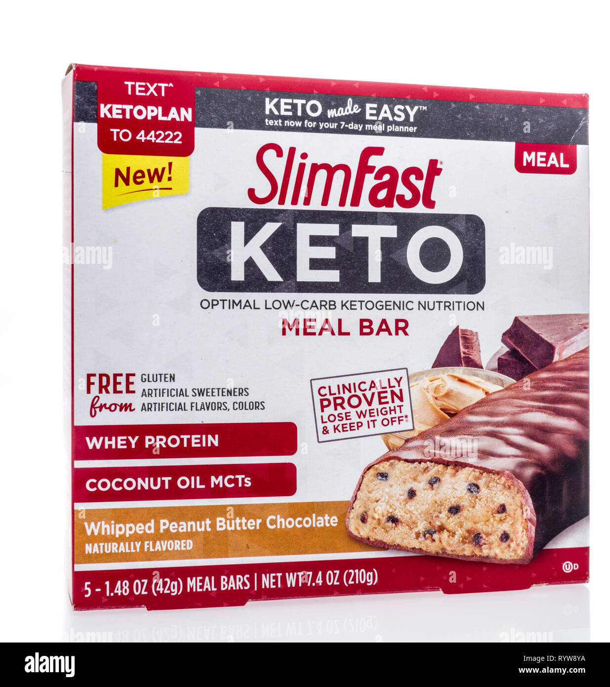 Winneconne, WI - 10 März 2019: ein Paket Slimfast Keto optimal niedrigen-carb ketogenic Ernährung Essen bar in einem isolierten Hintergrund Stockfoto