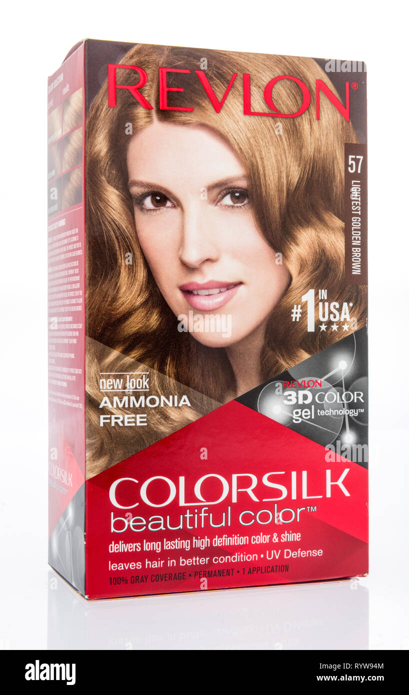 Winneconne, WI - 10 März 2019: ein Paket Revlon Farbe silk hiar Farbe auf einem isolierten Hintergrund Stockfoto