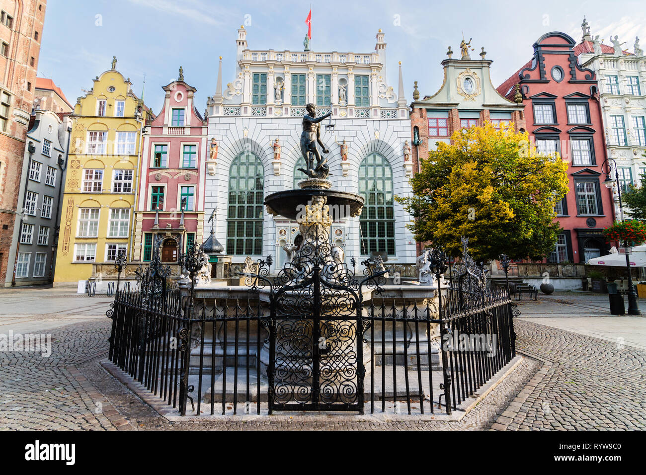 Neptuns Brunnen und Artus Court Gebäude, Długi Targ oder Long Market Street, Danzig, Polen Stockfoto