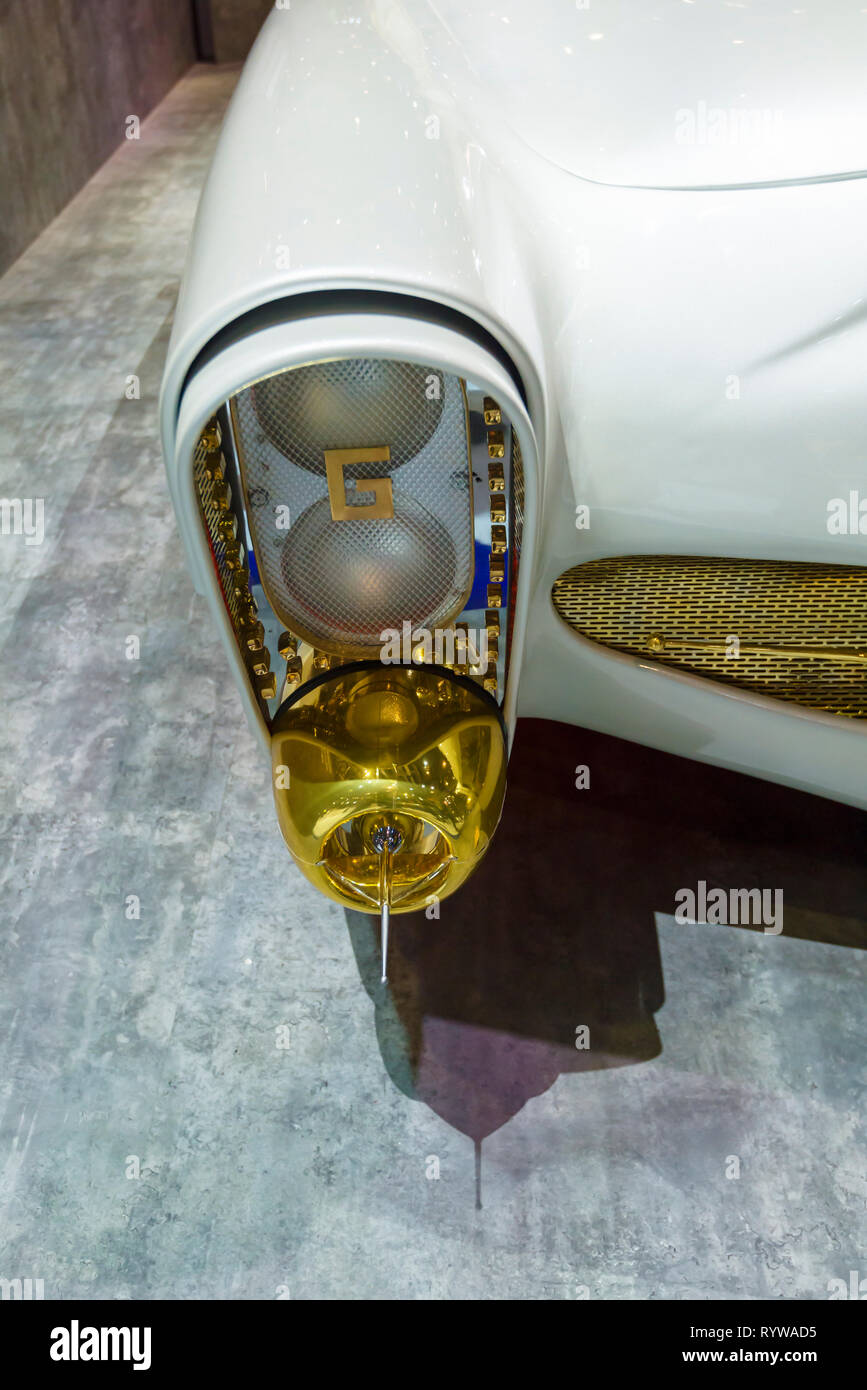 Genf/Schweiz - 9. März 2019: Genfer Autosalon, Goodyear präsentiert autonomen Auto remastered von einzigartigen Golden Sahara II. Stockfoto