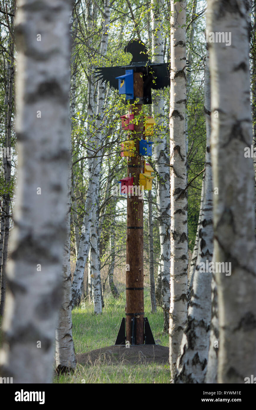 Vogelhäuser kunst Installation in Knivsta Park Stockfoto