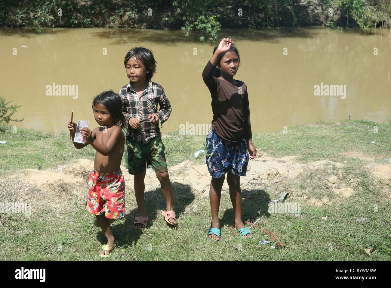 Kinder bei Phumi Kouk Pouth, Puok, Siem Reap, Kambodscha Stockfoto