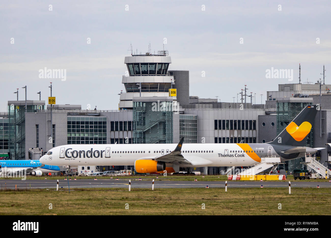 Internationaler Flughafen Düsseldorf, DUS, Condor Boeing 757-300, Stockfoto