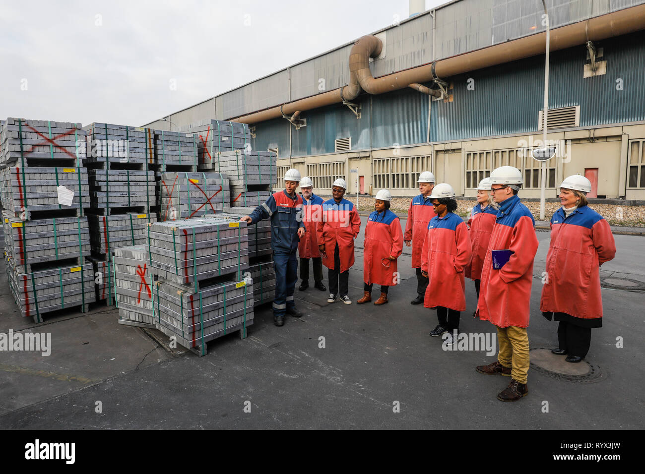 Essen, Ruhrgebiet, Nordrhein-Westfalen, Deutschland - TRIMET ALUMINIUM SE, NRW Ausflug nach COP 23, eine Gruppe von ausländischen Besucher visits InnovationCity Es Stockfoto