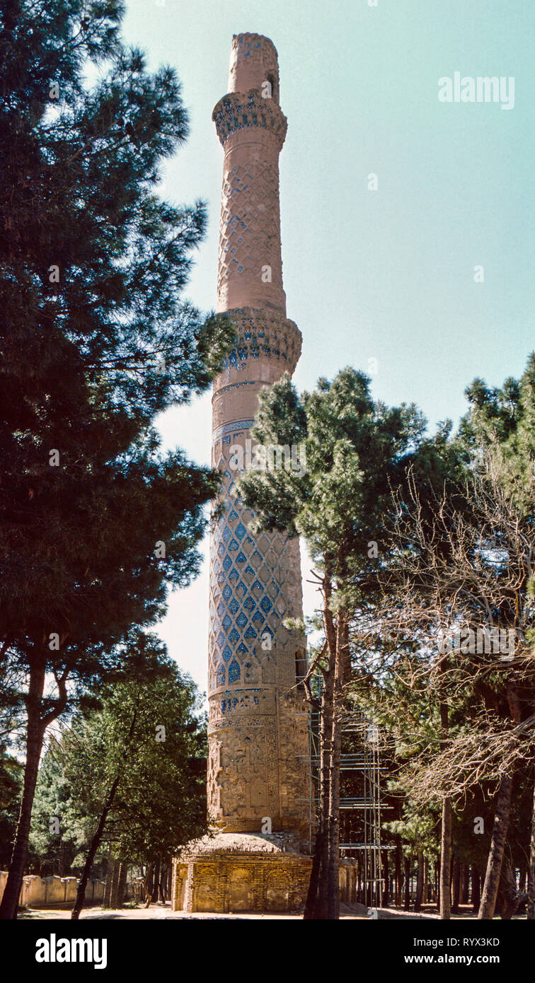 Herat, Afghanistan. Eine der fünf überlebenden Musalla Minarette, im Jahre 1417 von Königin Gawhar Shad gebaut. Die ursprüngliche Moschee mit zwanzig Minarette wurde weitgehend durch die Briten im Jahre 1885 zerstört (dieses Foto 1977) Stockfoto