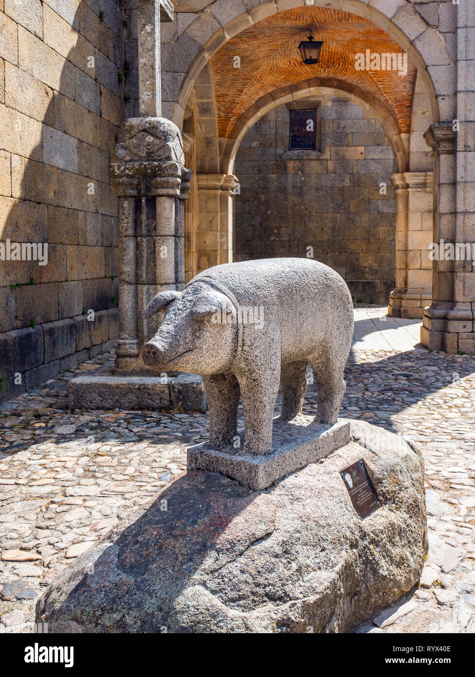 Monumento al Marrano de San Antón. La Alberca. Sierra de Francia. Salamanca. Castilla León. España. Stockfoto