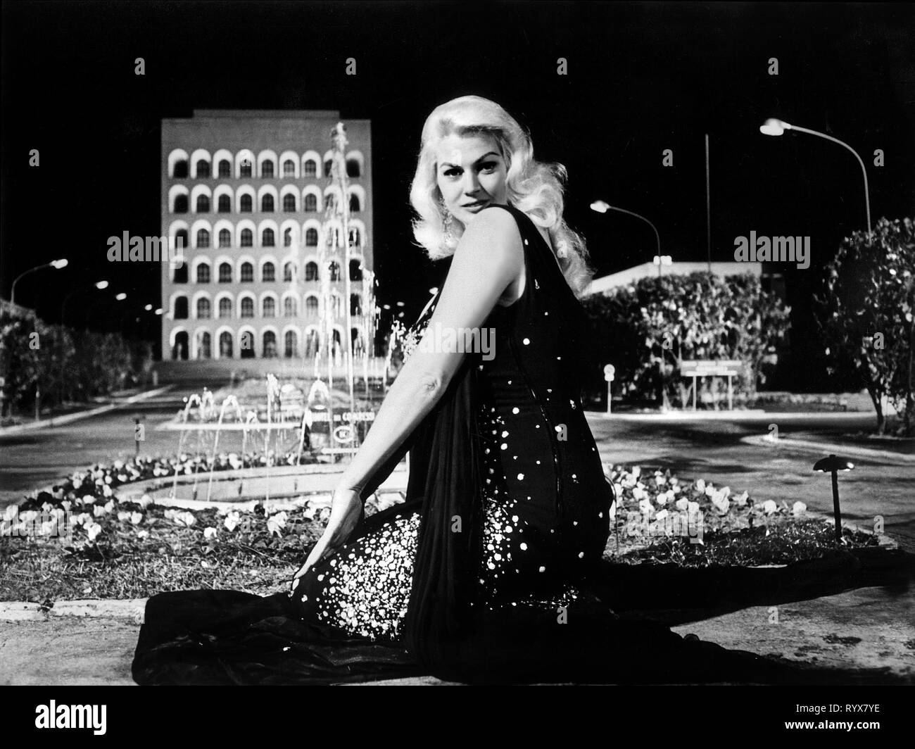 ANITA EKBERG, Boccaccio 70, 1962 Stockfoto