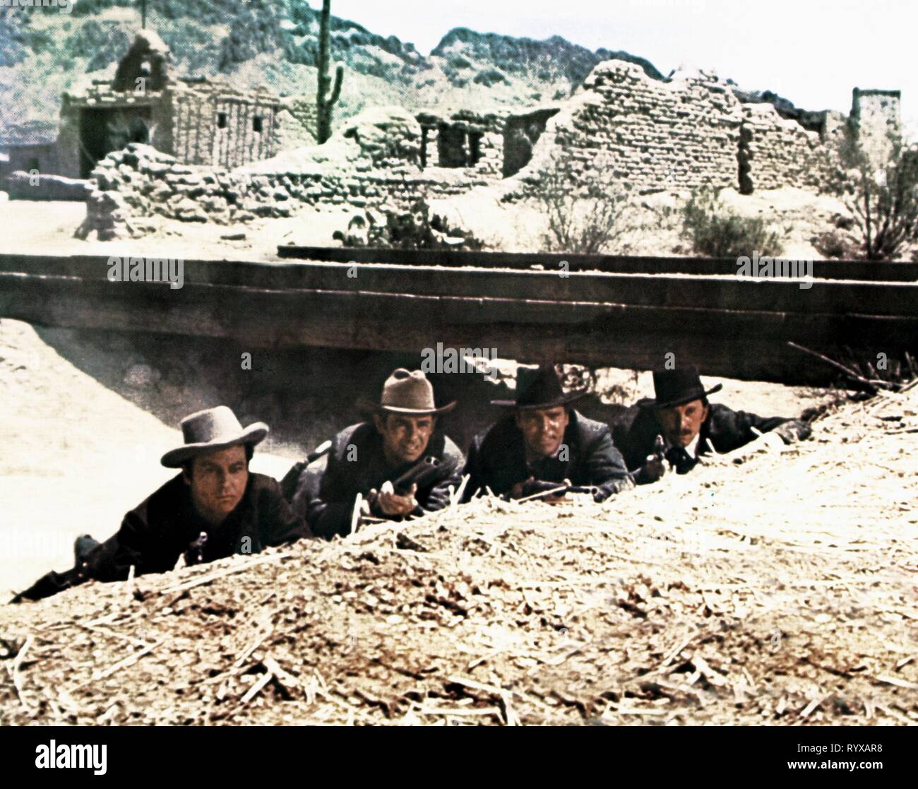 DEFOREST KELLEY, John Hudson, Burt Lancaster, Kirk Douglas, SCHIESSEREI AM O.K. CORRAL, 1957 Stockfoto