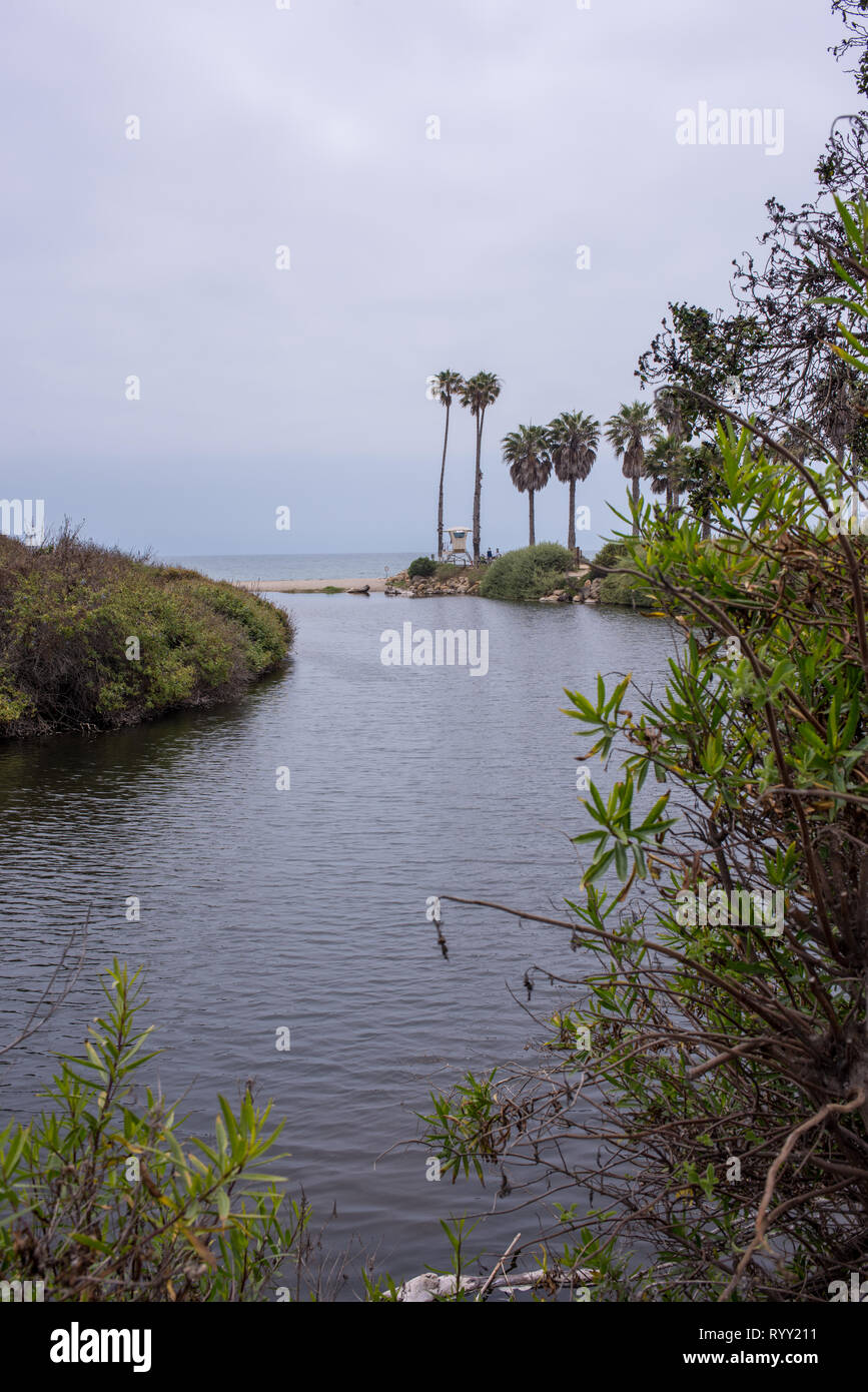 Wassereinlass gefunden auf einem Kalifornischen Drive in der Nähe von Santa Barbara, Kalifornien Stockfoto