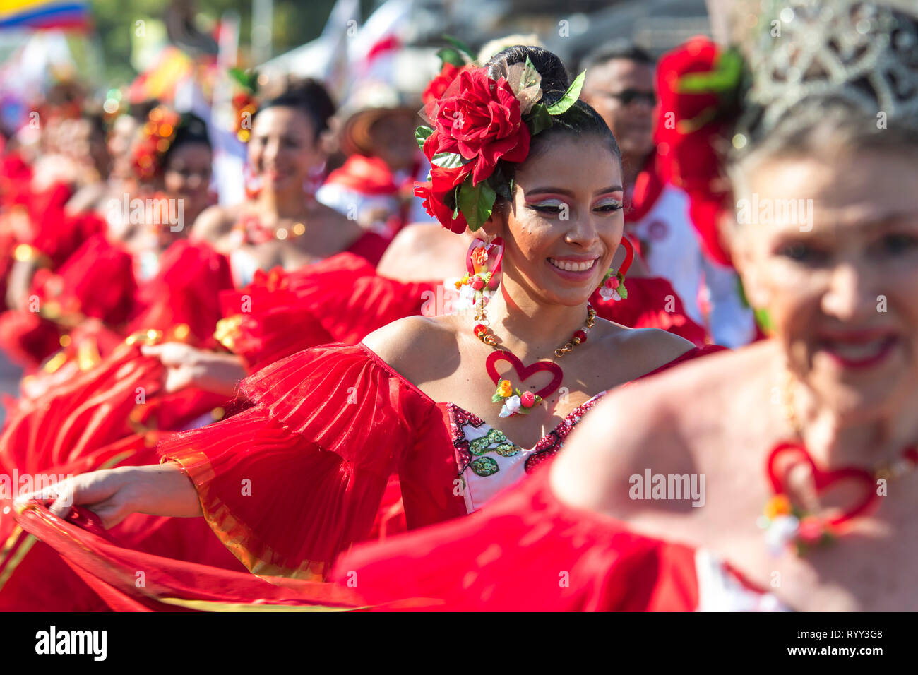 Karneval Sonntag feiert die große Parade der Tradition und Folklore, eine Parade, die nur traditionelle folkloristische Gruppen, cumbiambas und Comparsas perfo Stockfoto