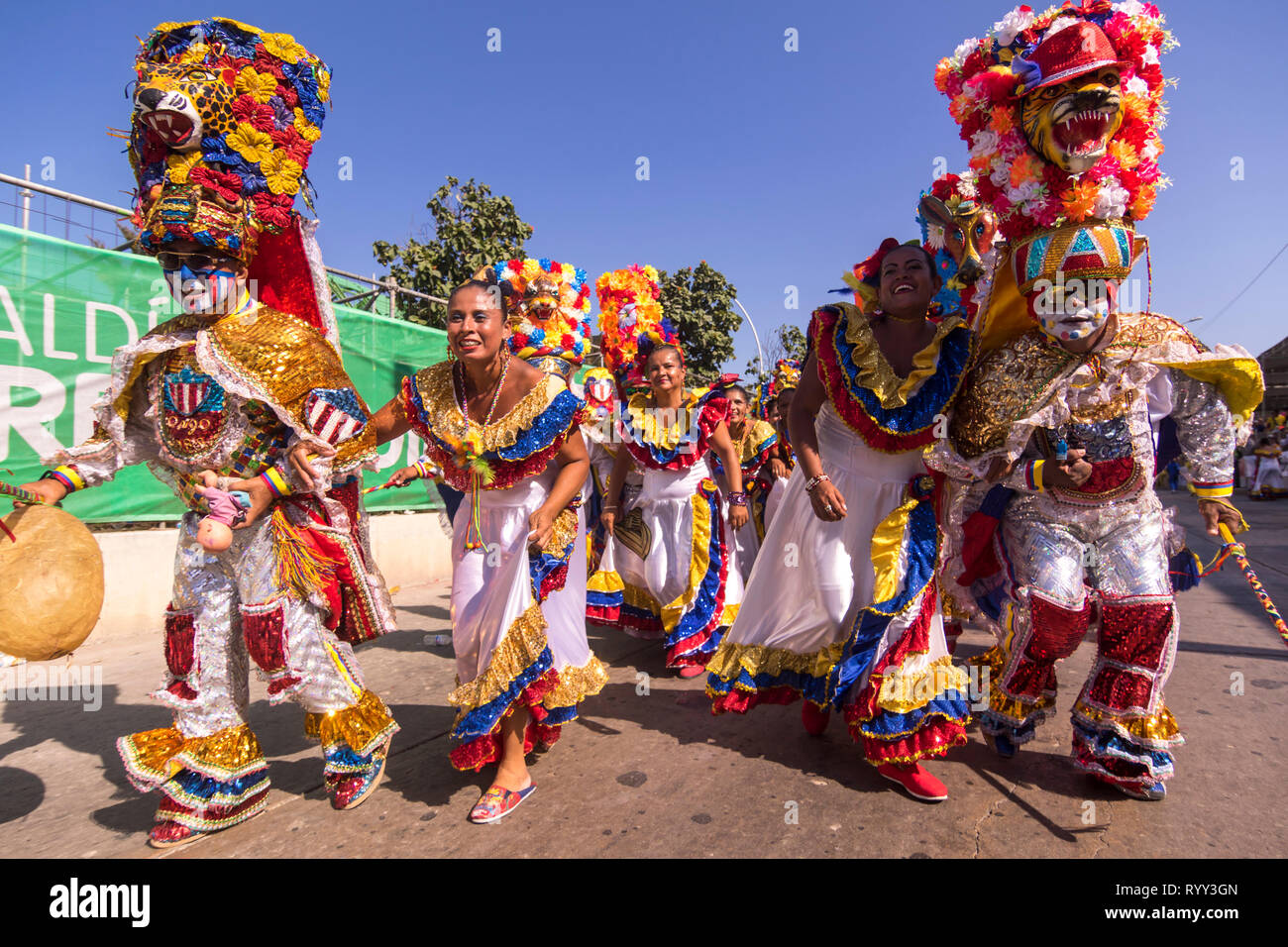 Kongo Tanz. Karneval Sonntag feiert die große Parade der Tradition und Folklore, eine Parade, die nur traditionelle folkloristische Gruppen, cumbiambas und Co Stockfoto