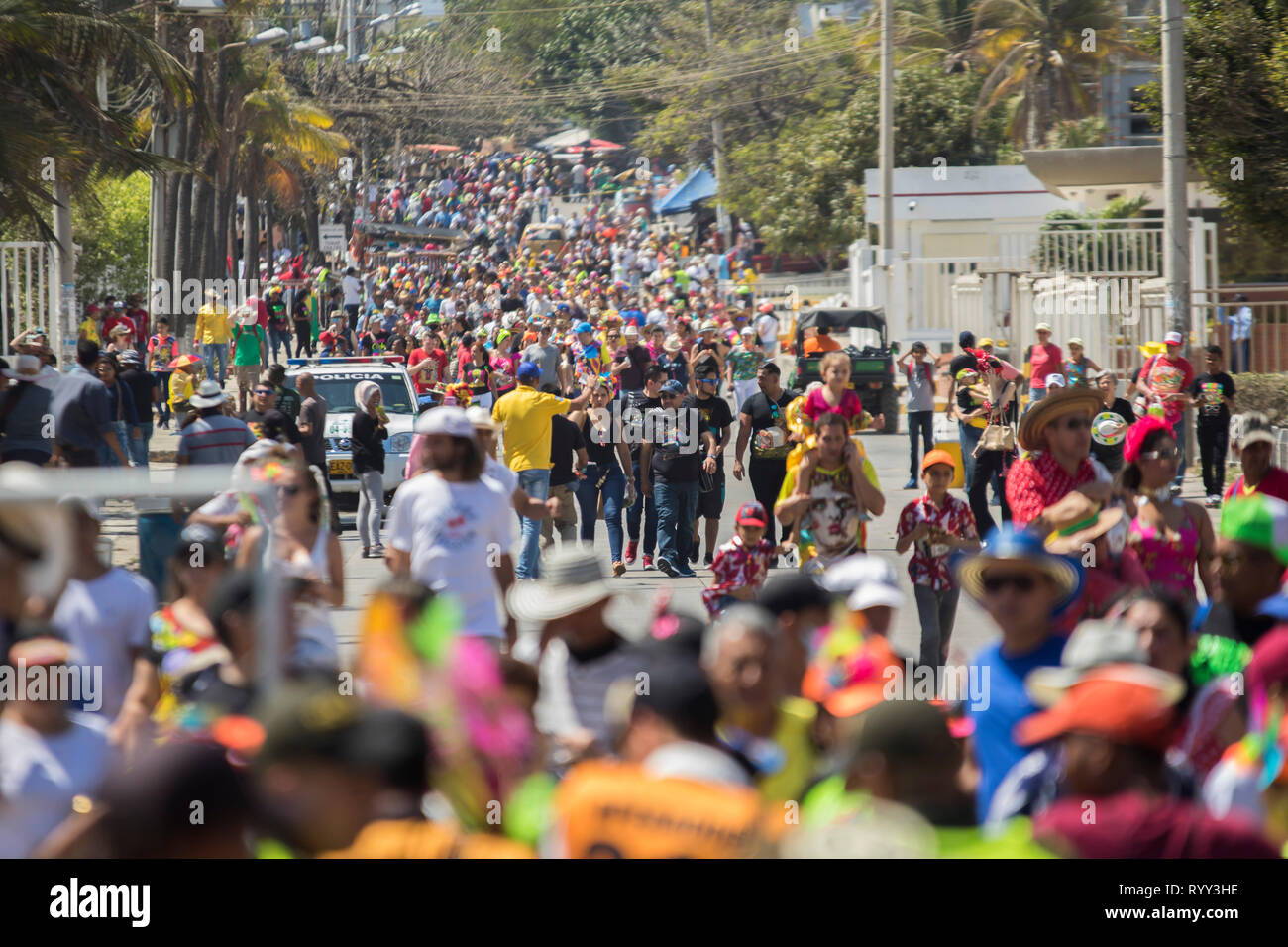 Die Schlacht der Blumen ist eine Veranstaltung, die am Samstag im Karneval dauert. Es ist ein Umzug mit Wagen, comparsas, cumbiambas, Folkloregruppen aus Tanz und Stockfoto