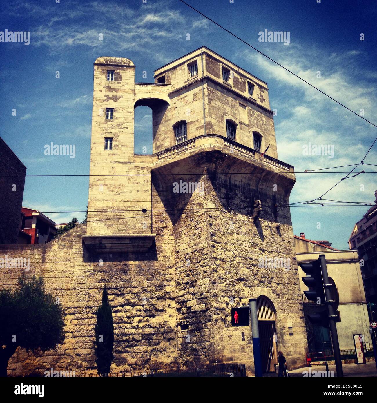 La Babote Turm (la Tour De La Babote), 12. Jahrhundert mittelalterliche Wachturm. Montpellier, Südfrankreich. - Smartphone-aufgenommenes Stockfoto