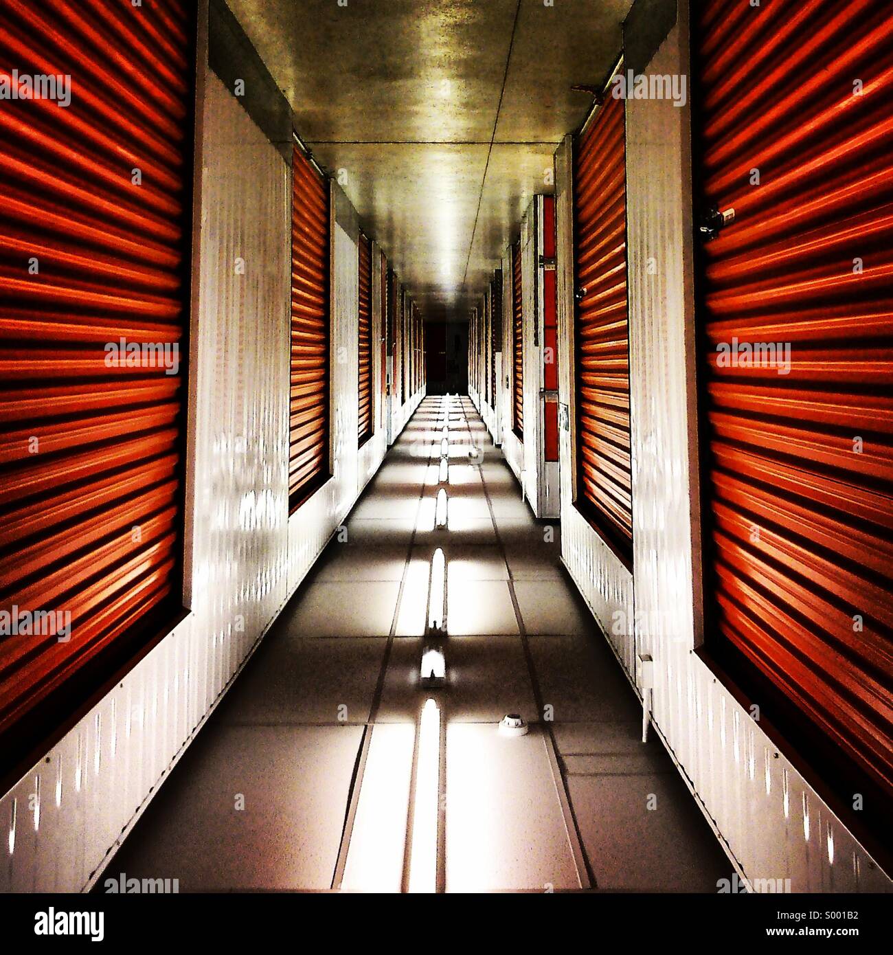 Self-Storage-Korridor Stockfoto