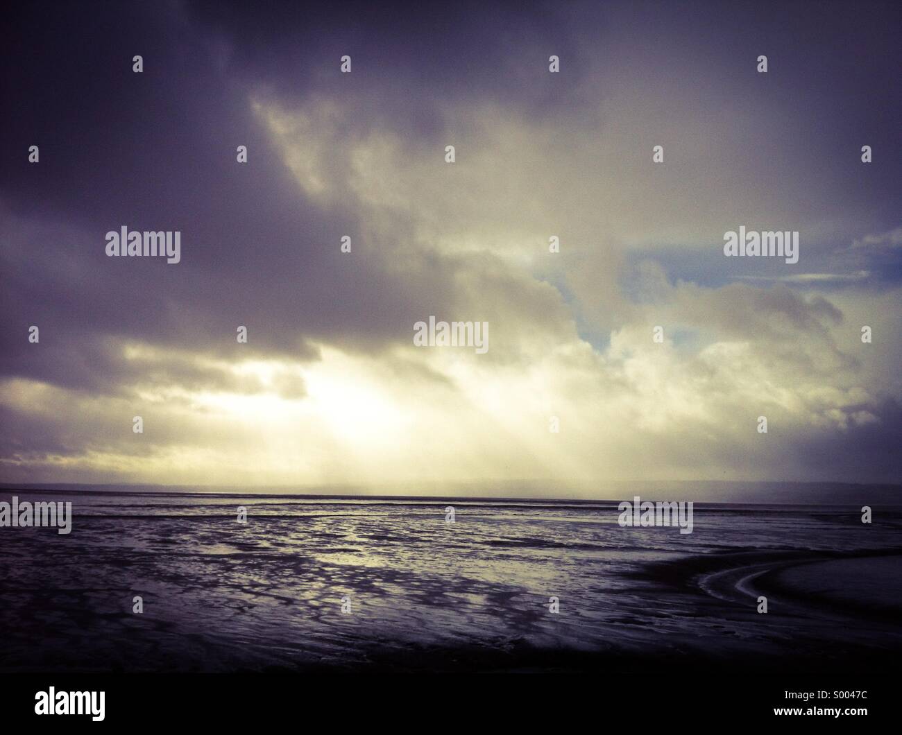 Sturm am West Kirby, Wirral, Merseyside nähert. - Smartphone-aufgenommenes Stockfoto