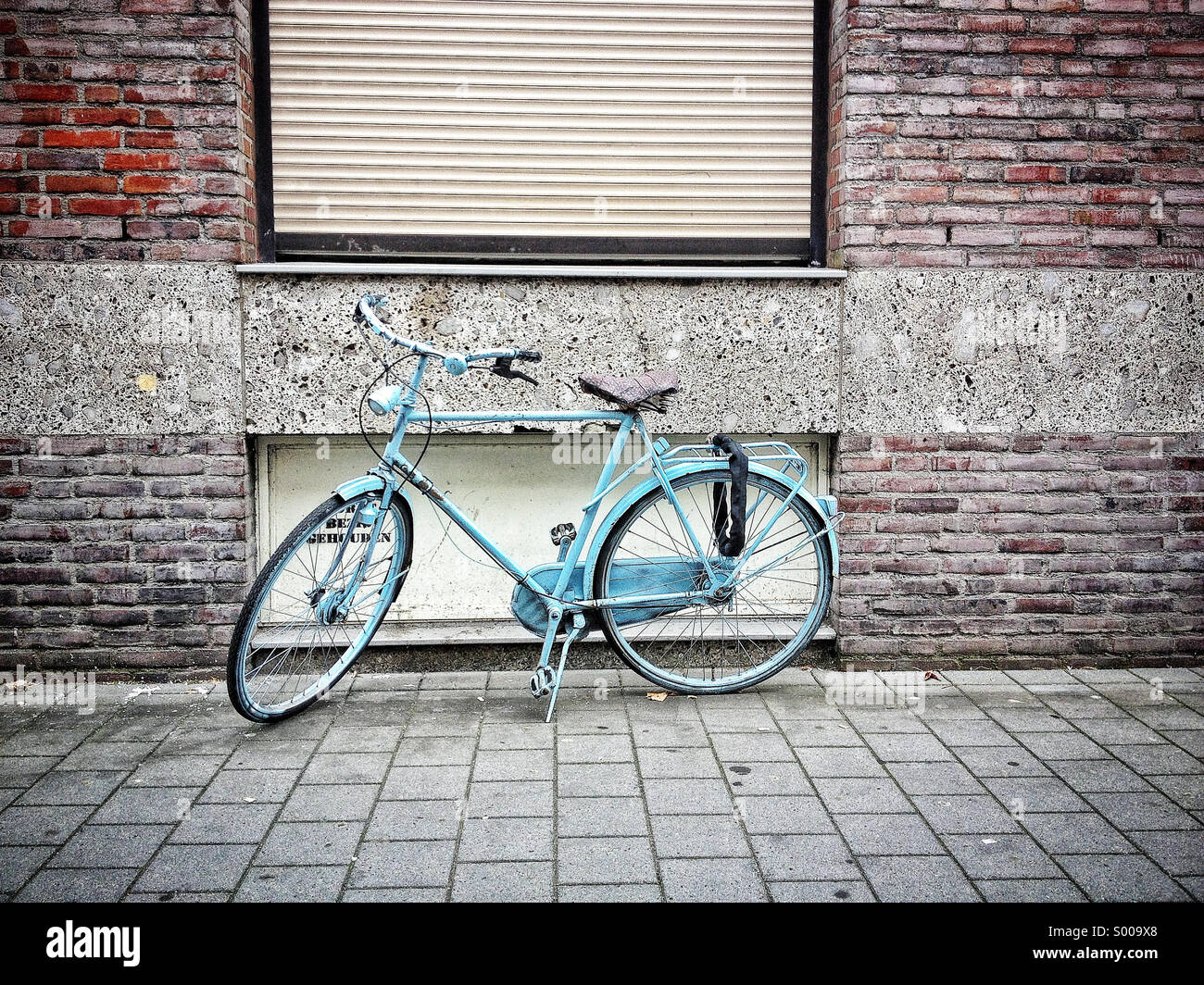 Blaues Fahrrad holland Stockfoto