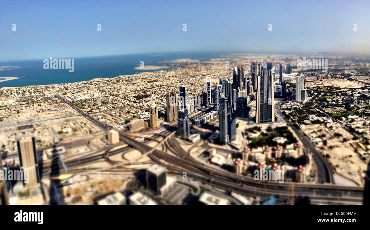 Ein Blick von der Spitze des Burj Khalifa Dubai. Stockfoto