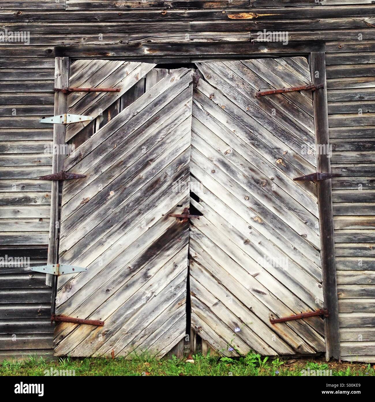 Garagentor Aus Holz Stockfotos & Garagentor Aus Holz Bilder - Alamy