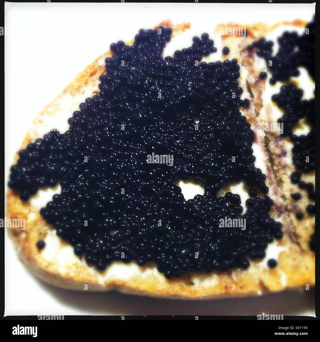 Sandwich mit schwarzem Kaviar Stockfoto