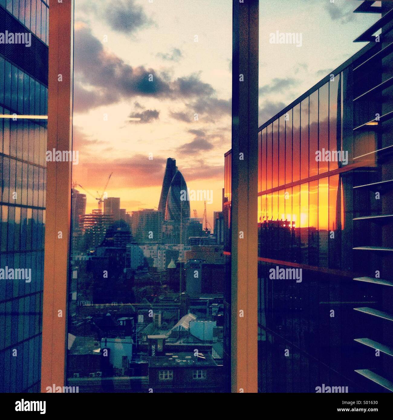 Blick über London Skyline mit Splitter bei Sonnenuntergang Stockfoto