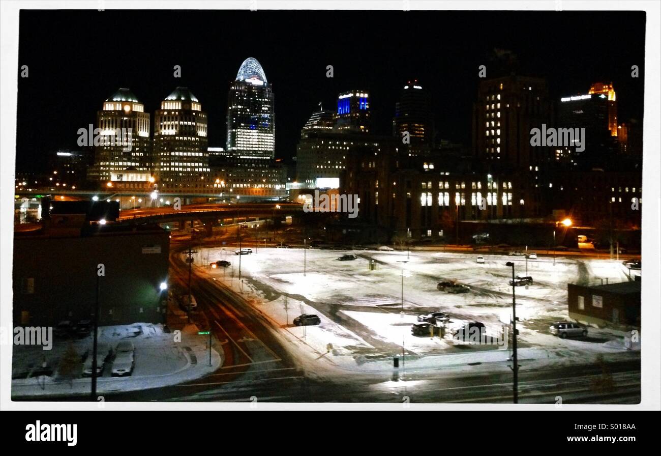 Cincinnati, Ohio Skyline bei Nacht Stockfoto