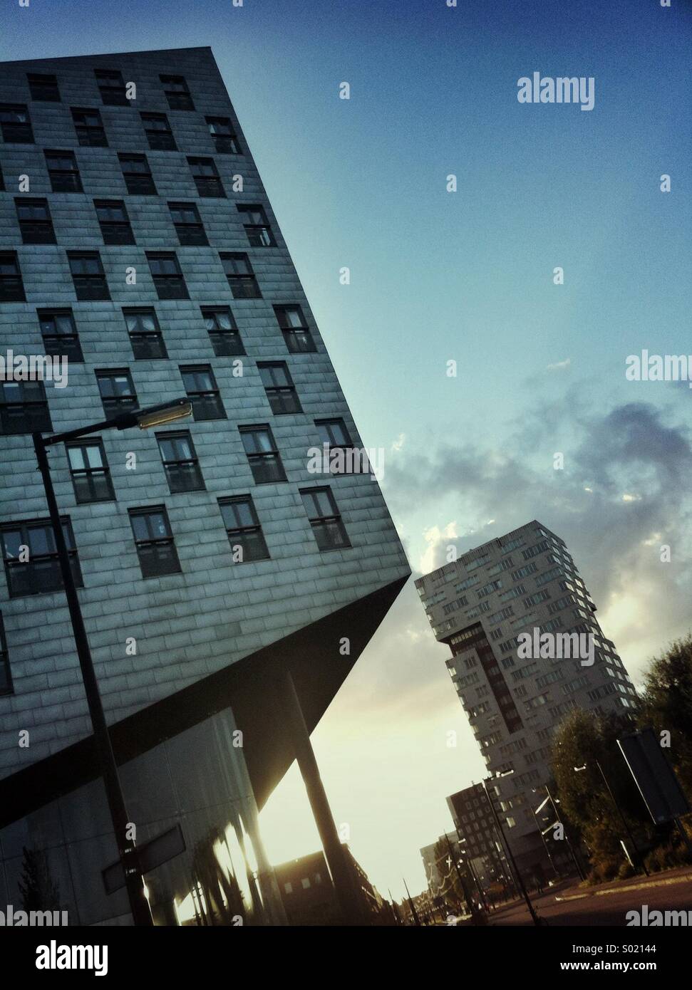 Gebäude in einem Wohngebiet Rotlichtviertel von Amsterdam - Smartphone-aufgenommenes Stockfoto