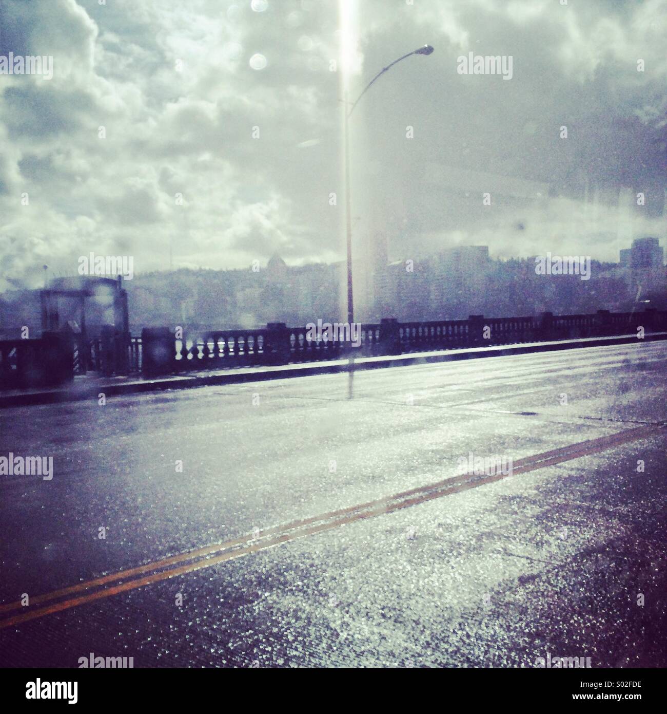 Burnside Bridge in Portland, Oregon am 27. März 2013. Stockfoto