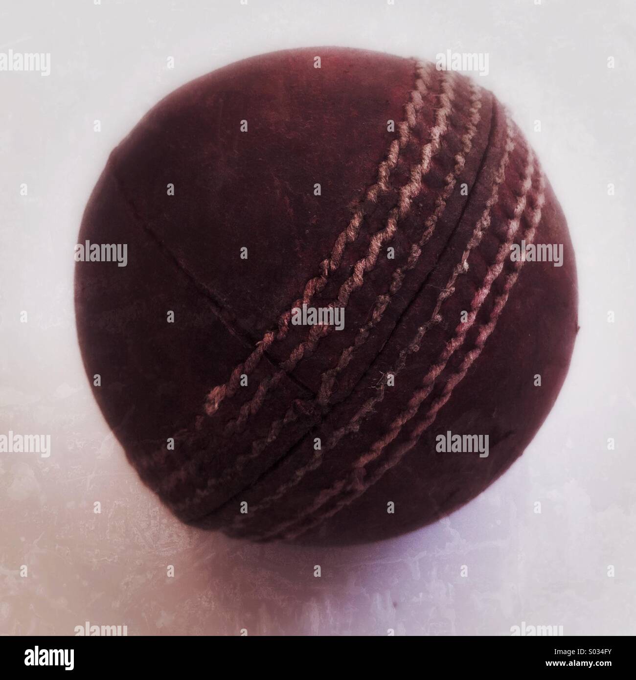 Cricketball - Smartphone-aufgenommenes Stockfoto