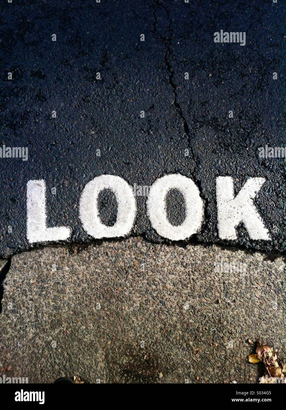 Straßenschild "Look" Stockfoto
