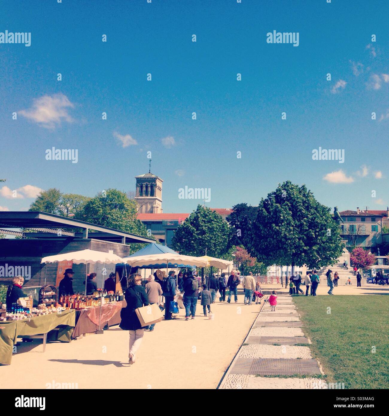 Bio-Markt, Valence, Frankreich - Smartphone-aufgenommenes Stockfoto