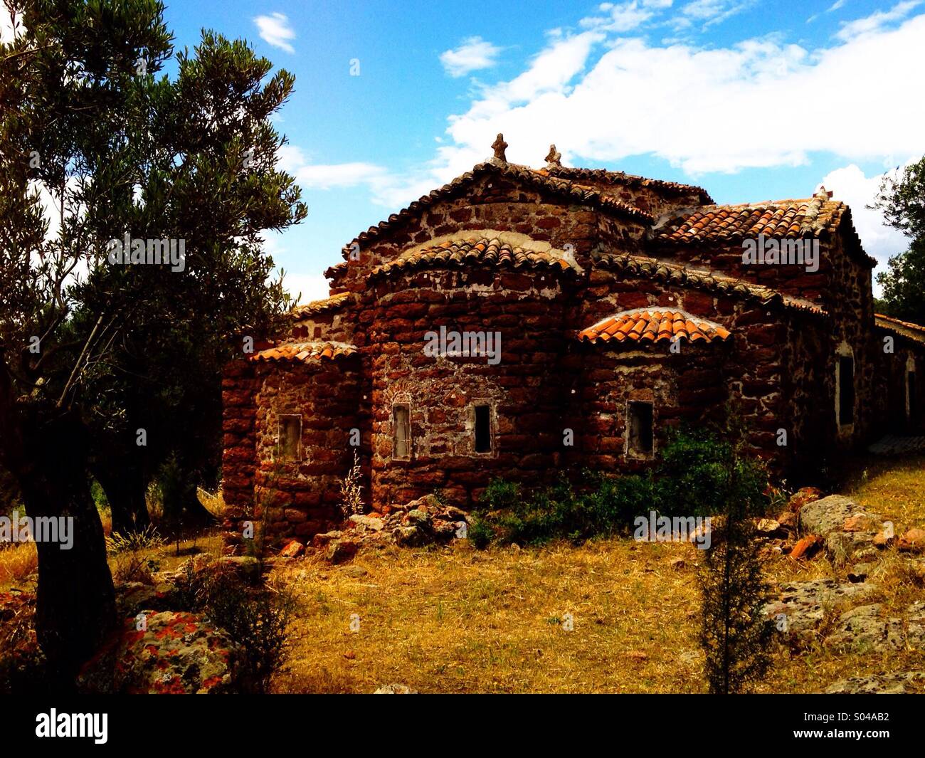 Alte steinerne Kapelle auf einer griechischen Insel Stockfoto