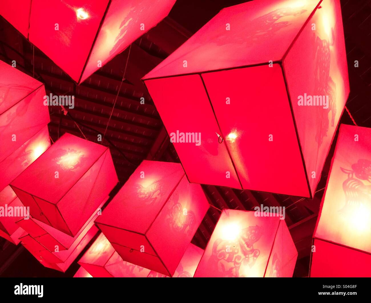 Rote dekorative Würfel. Stockfoto