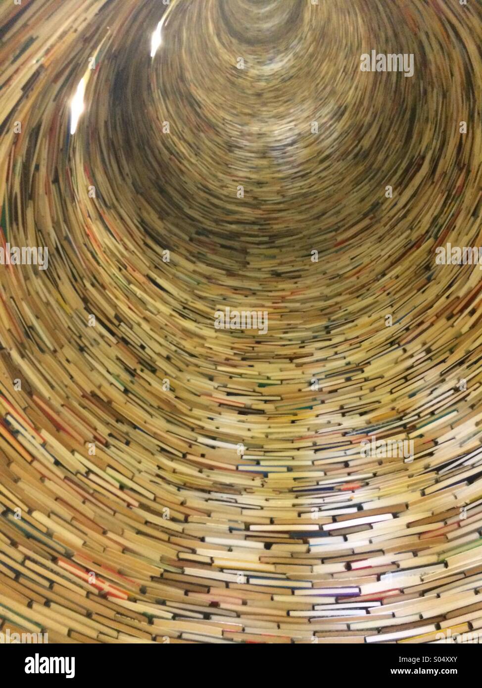 Tunnel von Büchern Stockfoto